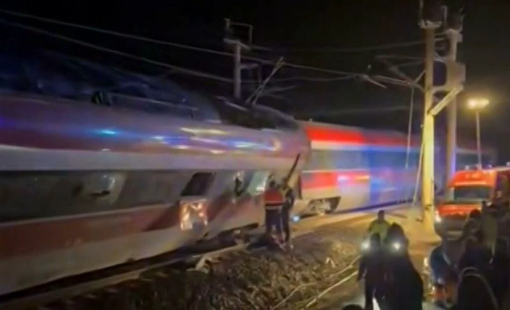Espanha: Acidente com trens de alta velocidade deixa mortos