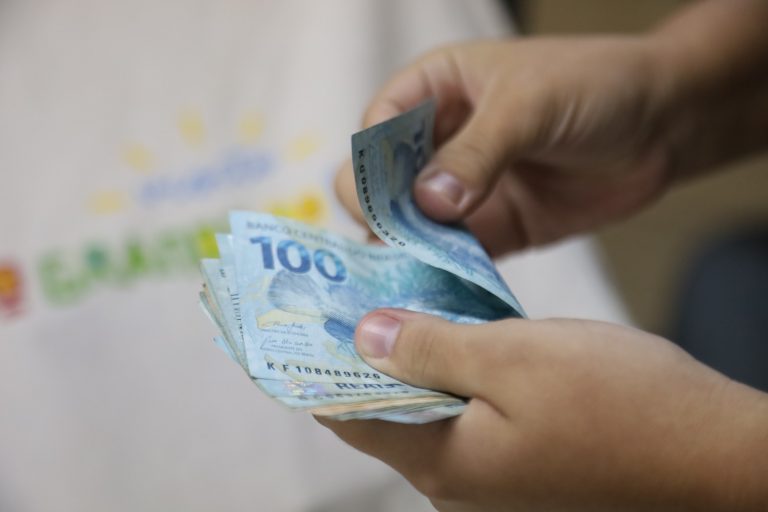 Governo do RN informa que concluirá pagamento do 13º salário dos servidores até esta segunda-feira 12