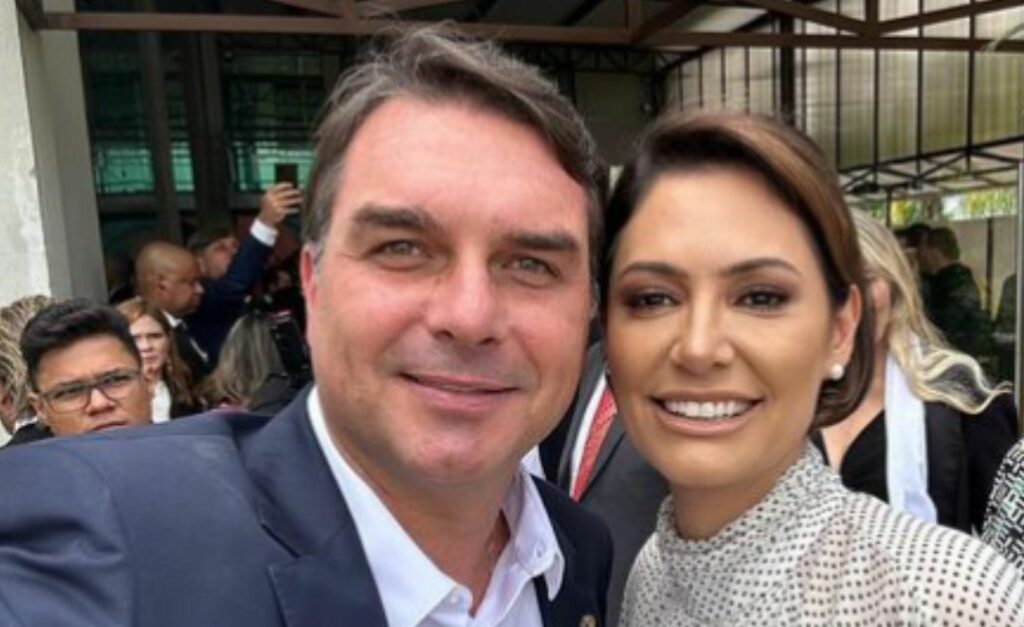 Flávio pede união da direita e explica ação de Michelle e Tarcísio