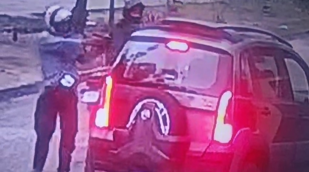 Casal tem carro roubado na saída de casa na Grande Natal