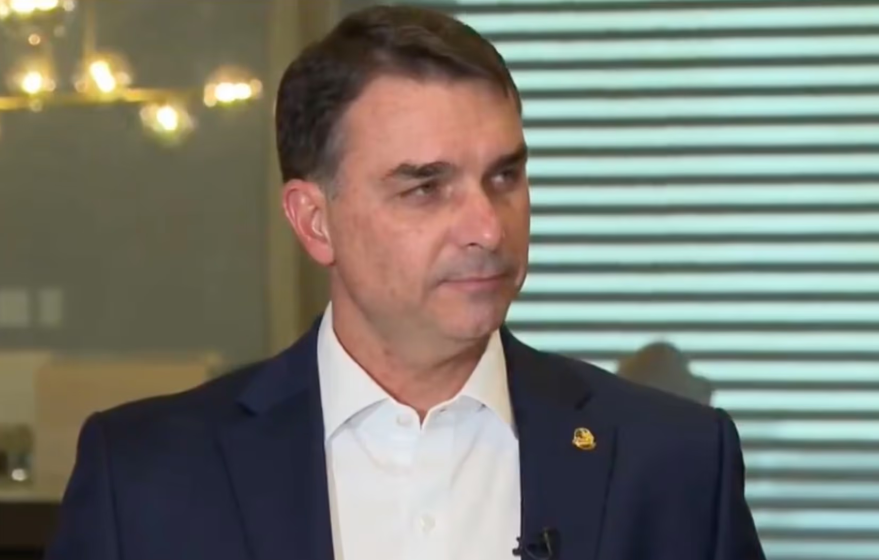 Flávio Bolsonaro abre pré-campanha com giro internacional; Roteiro inclui Israel e países do Oriente Médio