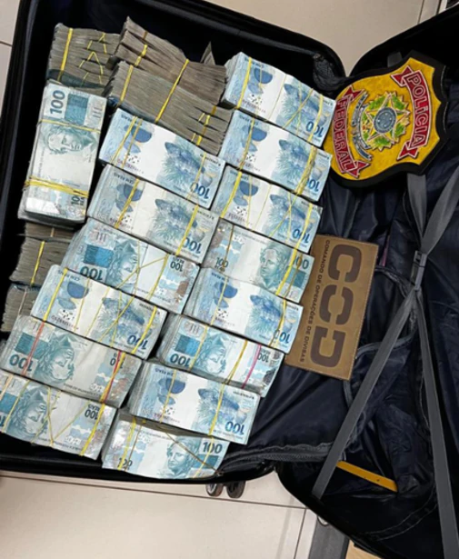 PF apreende R$ 1,7 milhão em mala transportada para Brasília