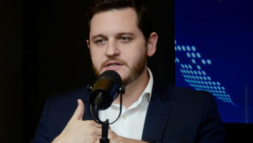 Ezequiel não é obrigado a assumir o Governo do RN após dupla vacância, afirma procurador da Assembleia