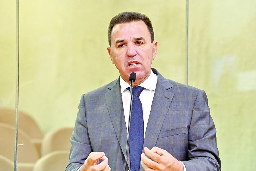 TRE aplica nova jurisprudência e libera saída de Luiz Eduardo