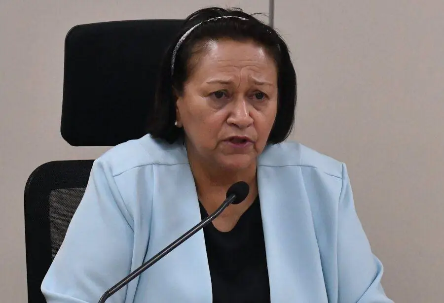 Fátima Bezerra veta projeto que alterava regras de repasse de impostos e recursos do Fundeb aos municípios