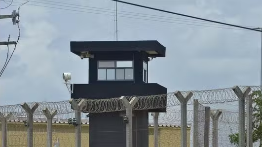 Dois anos após fuga em Mossoró, muralhas prometidas pelo Governo Lula em presídios federais seguem inacabadas