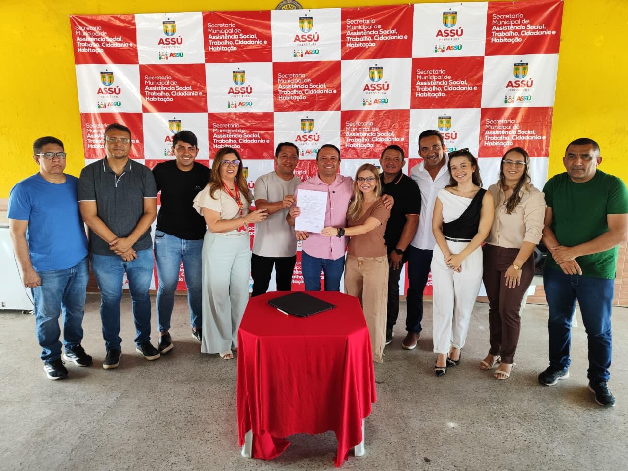 Prefeitura de Assú inicia regularização fundiária e 800 famílias do Frutilândia receberão título de terra definitivo