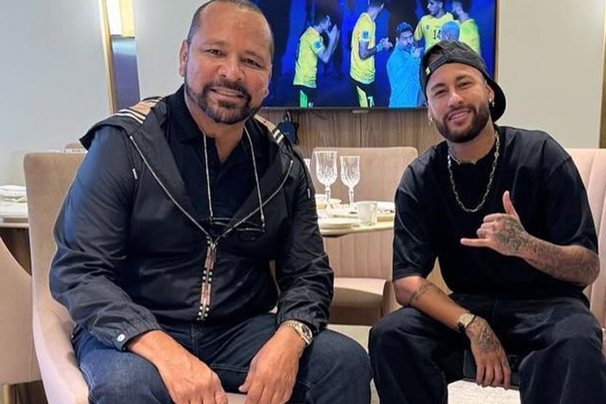 Pai de Neymar revela que atacante pensou em se aposentar