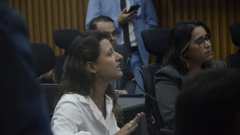 Vereadores decidem manter processo de cassação contra Brisa Bracchi