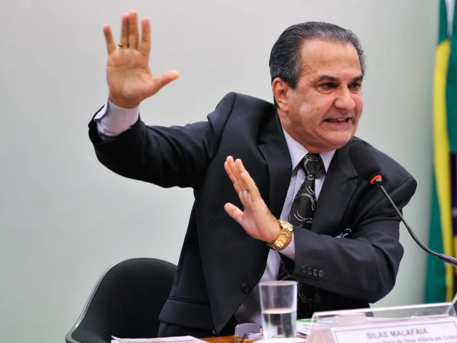 Malafaia deve explicar ofensas a Alto Comando do Exército em 15 dias, determina Moraes