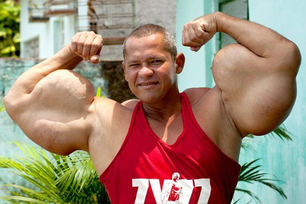 Homem conhecido como Popeye Brasileiro morre aos 55 anos no Recife
