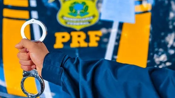 PRF realiza três prisões e recupera veículos adulterados no RN em menos de sete horas
