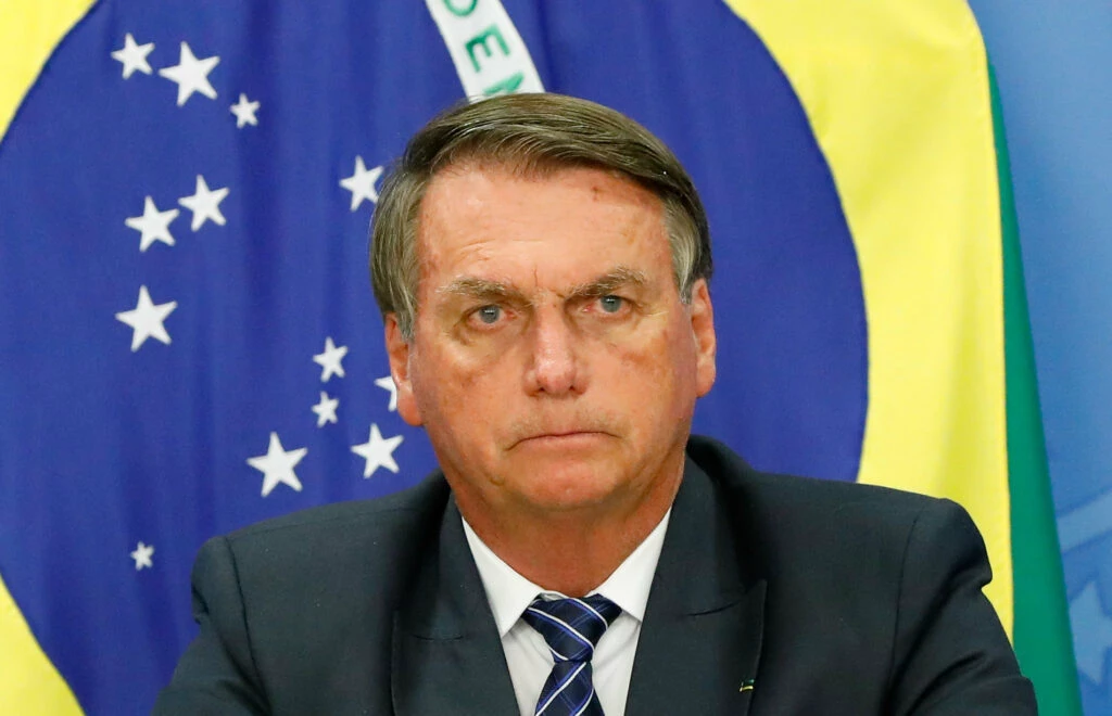 Carlos relata piora na saúde de Bolsonaro; médico foi chamado