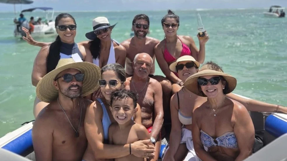 Craque Júnior curte férias em João Pessoa e celebra raízes paraibanas: "minha terra querida"