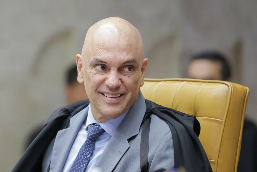 Ao transferir Bolsonaro, Moraes avisa: “Não é colônia de férias”