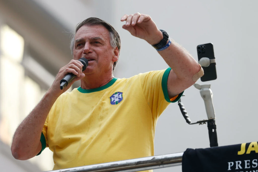 Moraes manda PF transferir Jair Bolsonaro para a Papudinha