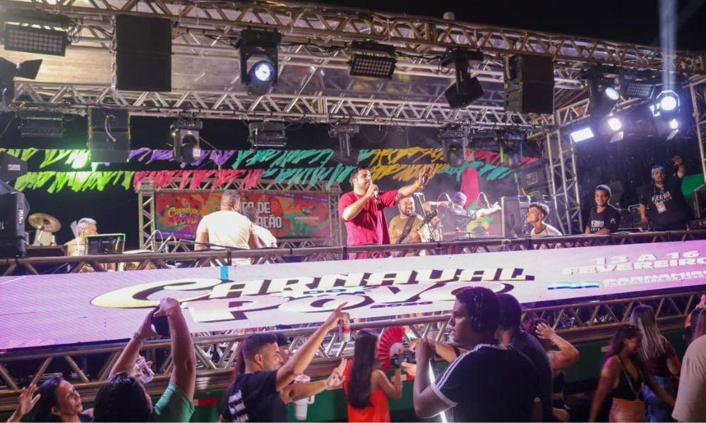 Serginho Pimenta e Tarcísio do Acordeon arrastam multidão em Pirangi