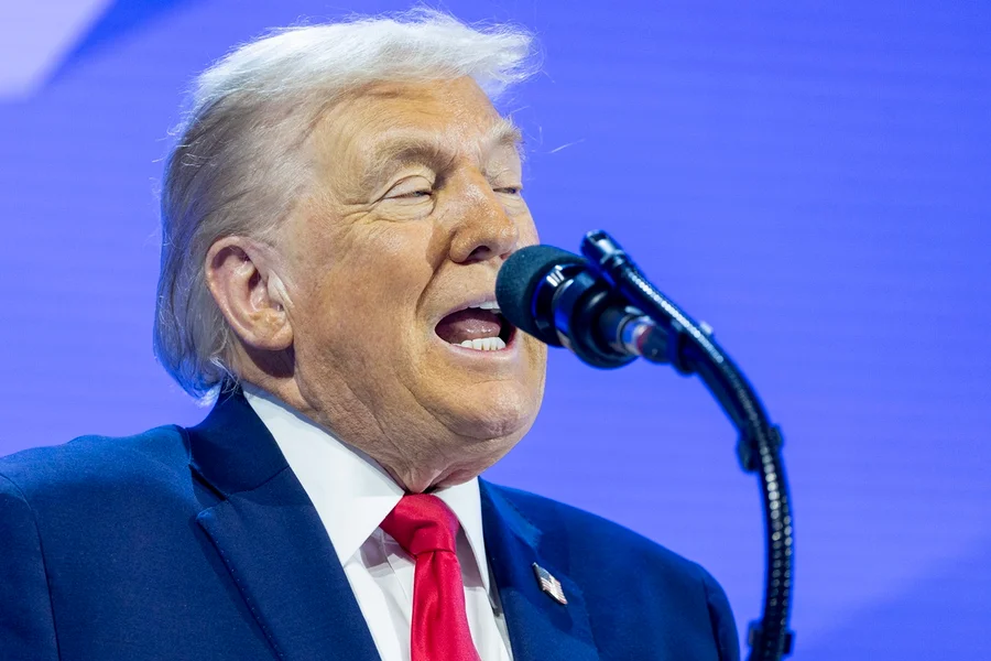 Trump determina divulgação de arquivos dos EUA sobre vida alienígena