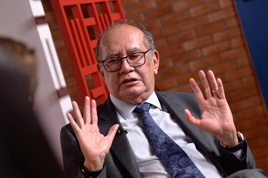 Gilmar determina suspensão de “penduricalhos” do Judiciário e do MP