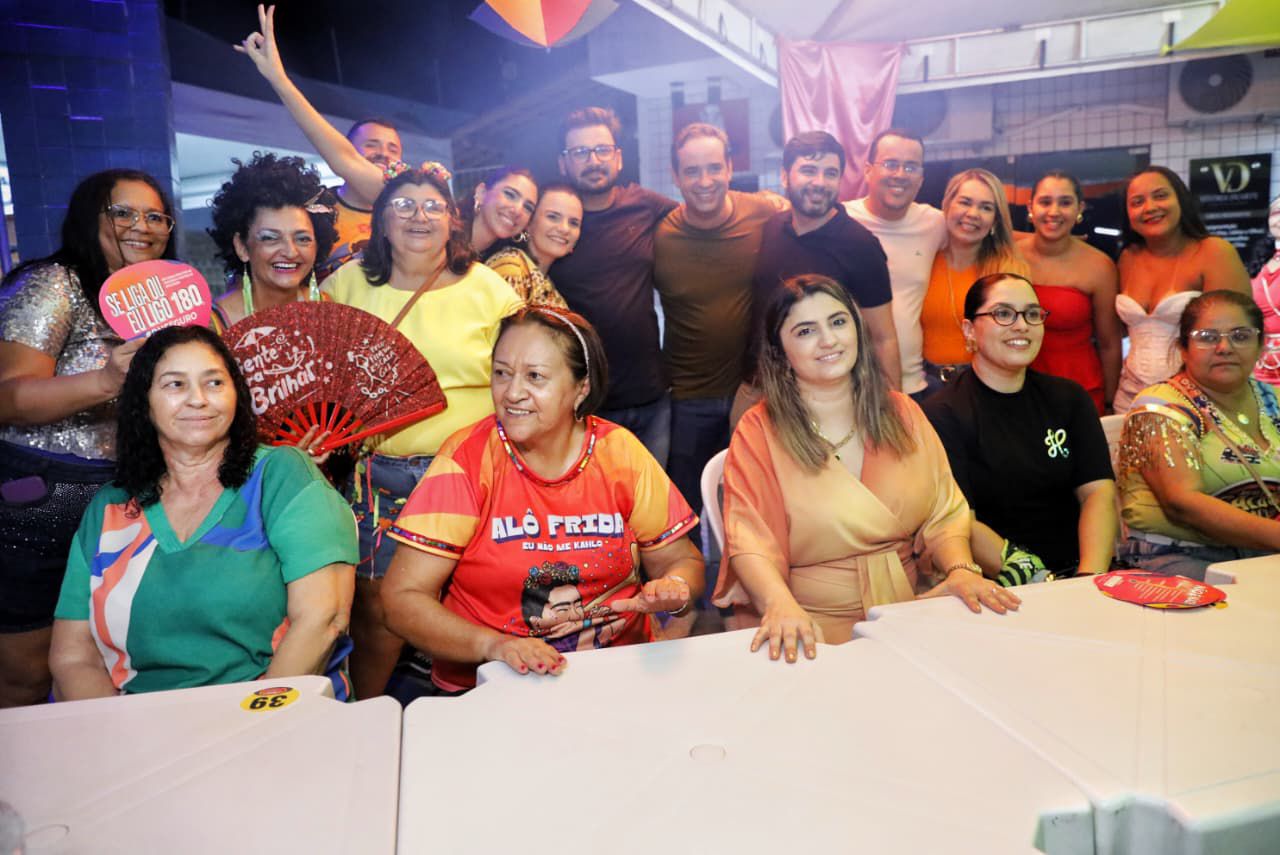 Governadora acompanha festejos de Carnaval em Areia Branca e Macau e destaca investimentos em segurança e cultura