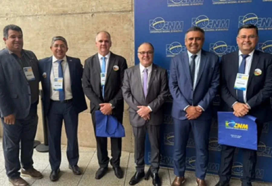 Prefeitos do RN participam de mobilização em Brasília contra “pautas-bomba” que pressionam as contas dos municípios