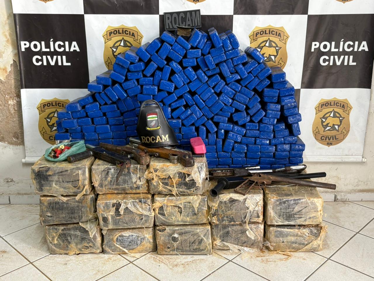 PM apreende quase 300 kg de maconha em quintal de casa em Mossoró