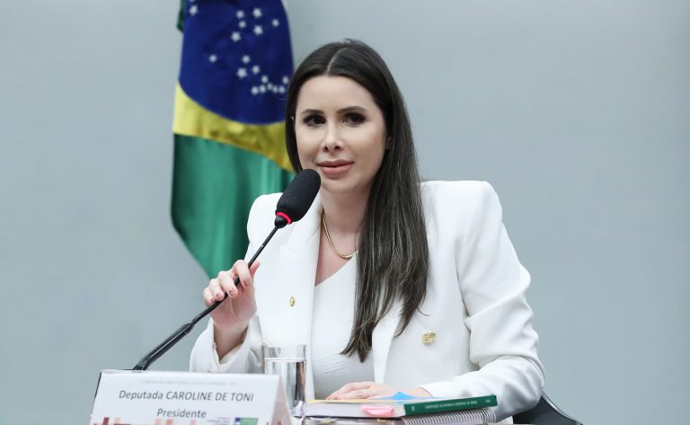 Deputada quer Toffoli se explicando na CCJ sobre Master