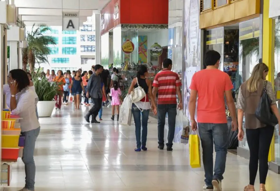 Carnaval altera funcionamento do comércio e shoppings em Natal nesta terça; veja
