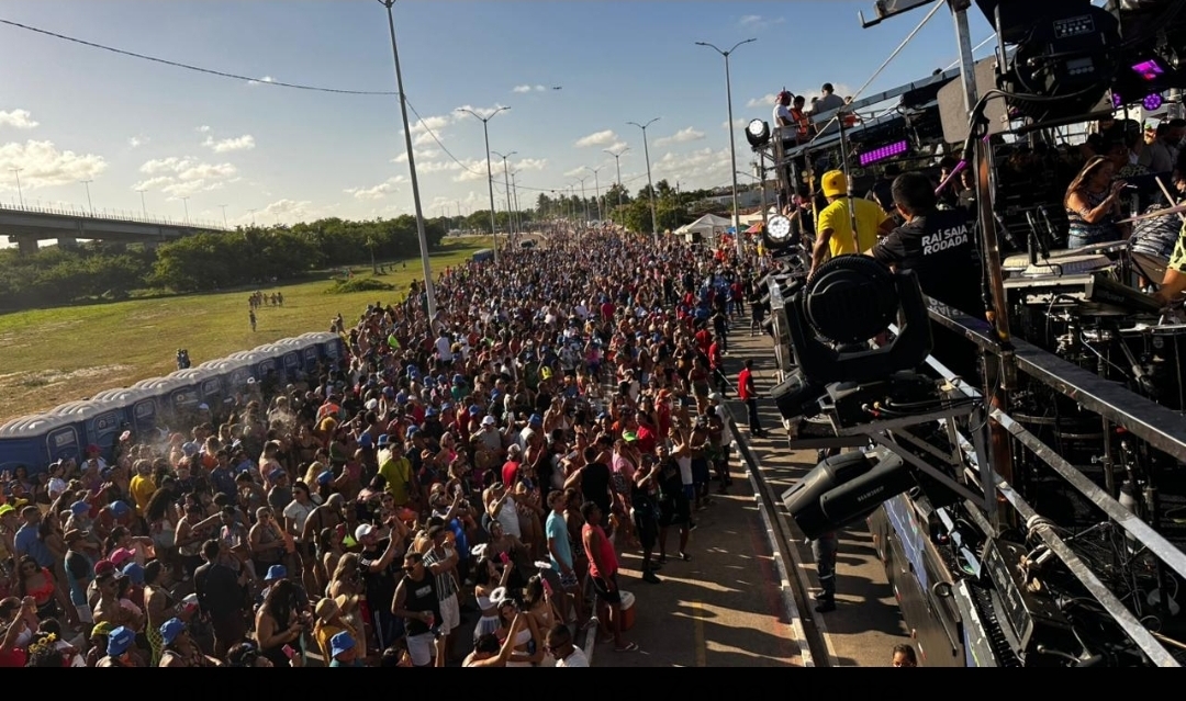 Programação na Avenida da Alegria leva milhares de foliões à Redinha neste domingo