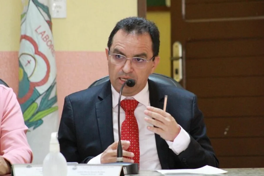 Deputado acusado de importunação sexual deixa o PT