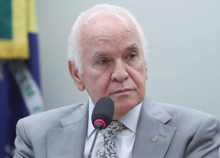 Desfile sobre Lula teve deboche criminoso contra fé cristã, diz presidente da frente evangélica