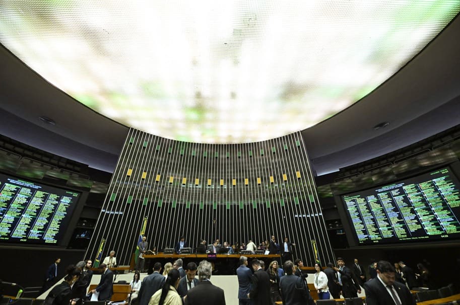 Propaganda já representa 50% dos gastos da Câmara com dinheiro de impostos