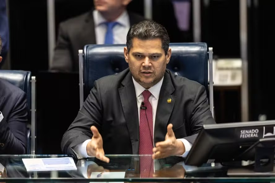 CPI do INSS volta do recesso sob risco de encerramento e Lulinha no radar da oposição