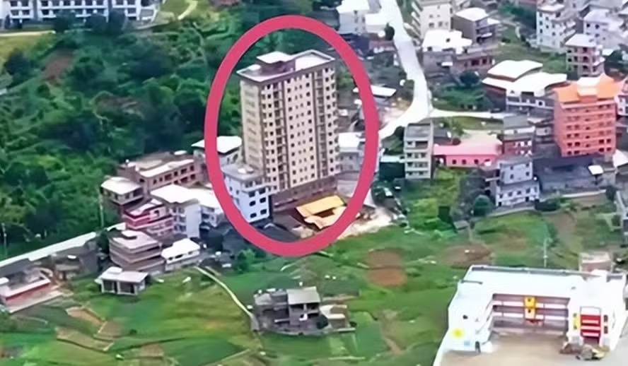 Prédio de 15 andares é construído para abrigar mais de cem pessoas da mesma família na China