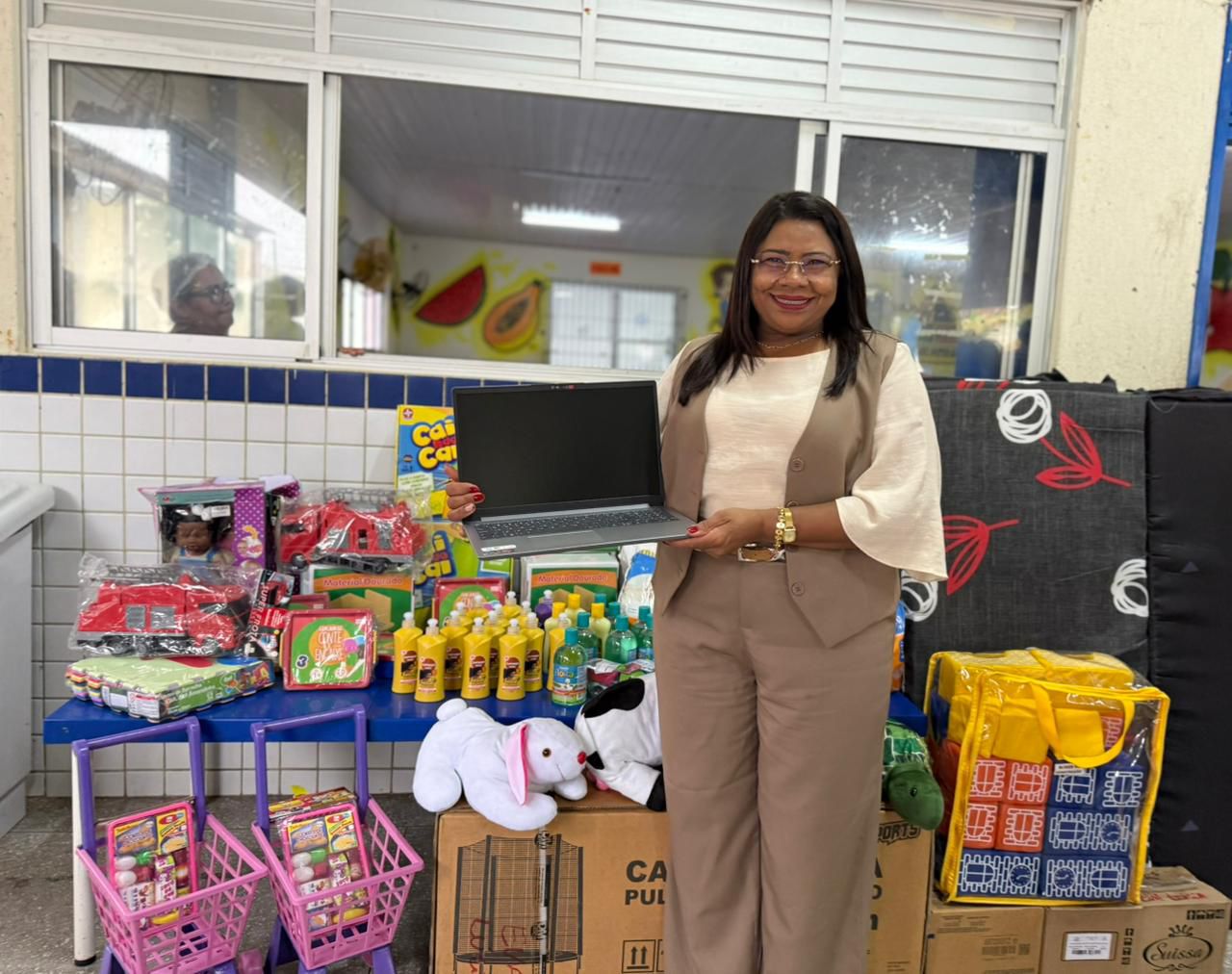 Prefeita Nilda entrega equipamentos e reforça compromisso com a educação na Escola Eva Lúcia de Mendonça