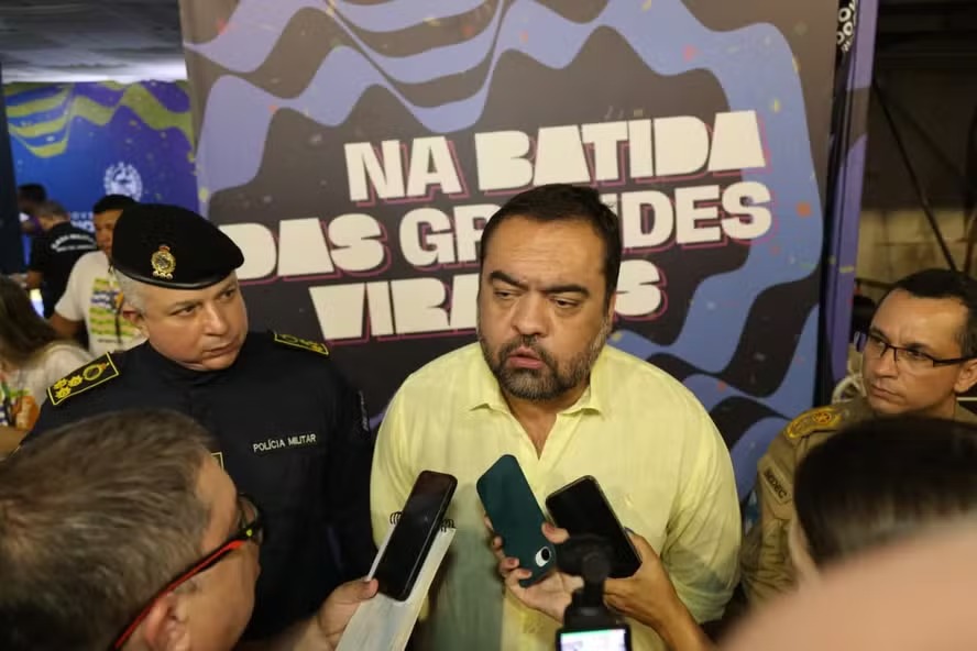 Cláudio Castro diz que vai se reunir com presidente do PL e com Flávio Bolsonaro para decidir seu futuro político