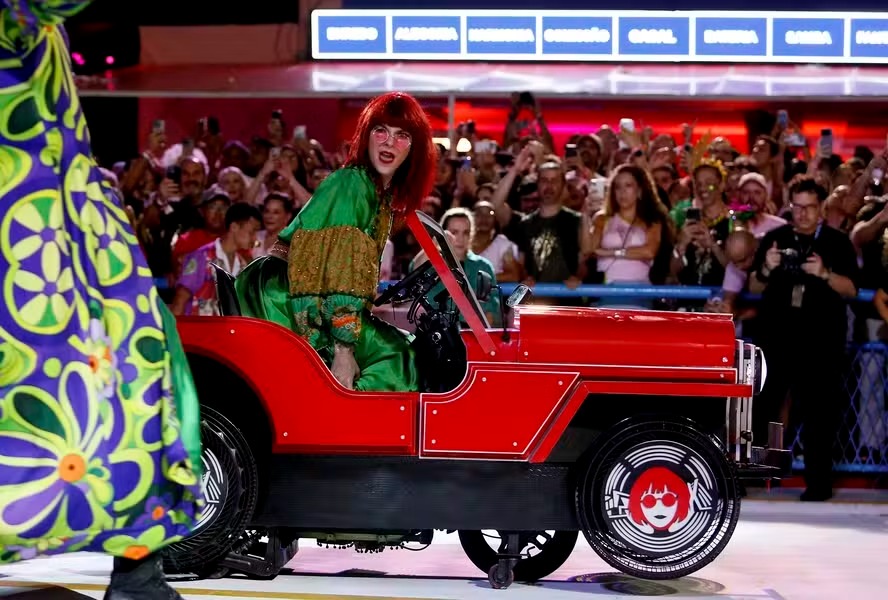 Jurada tira pontos da Mocidade Independente de Padre Miguel por associar Rita Lee ao título de 'padroeira'