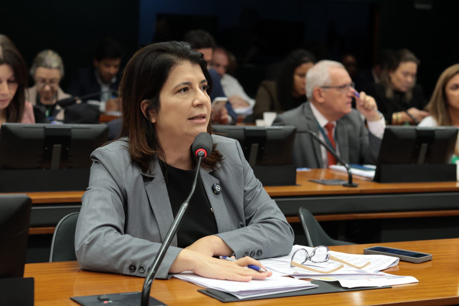 Câmara aprova por unanimidade Grupo de Trabalho para enfrentar o tráfico internacional de mulheres e crianças