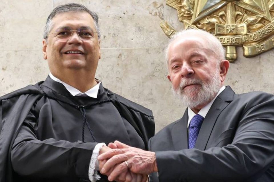 STF tenta salvar Lula de desgaste com supersalários