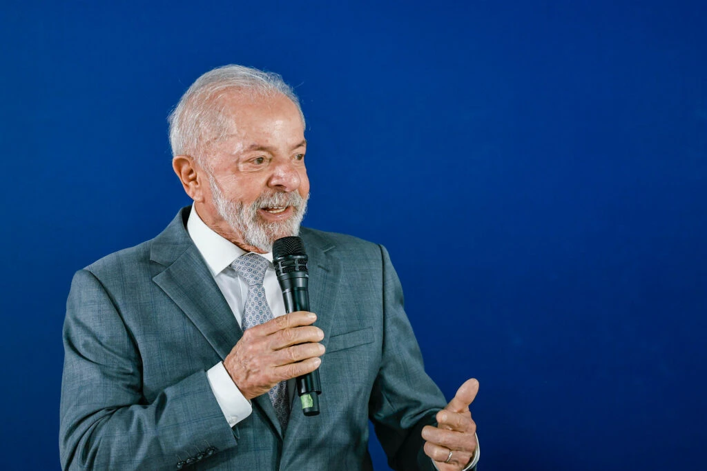 Lula parabeniza presidente de esquerda eleito em Portugal