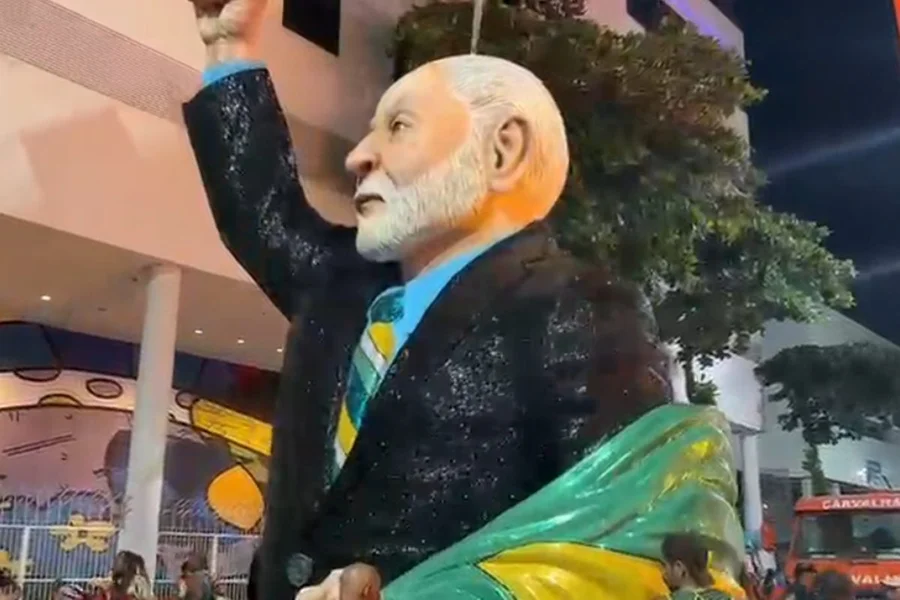 Desfile pró-Lula na Sapucaí repercute na imprensa internacional