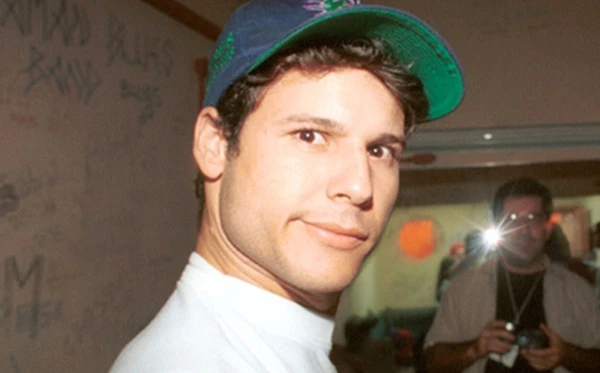 Item de Dinho, dos Mamonas Assassinas, é encontrado intacto dentro de caixão após quase 30 anos e surpreende