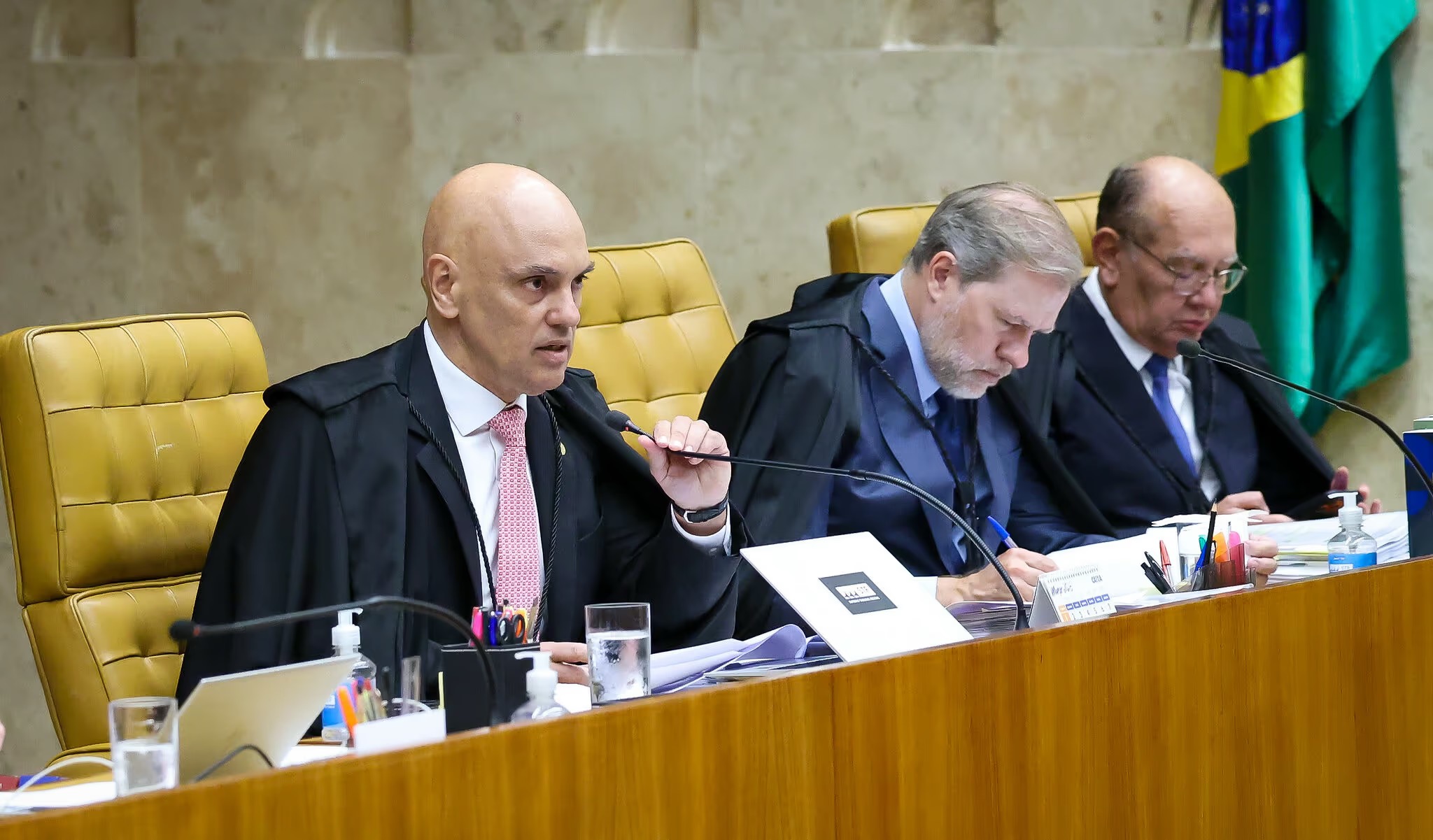 Ministros do STF e parentes próximos são sócios em mais de 30 empresas
