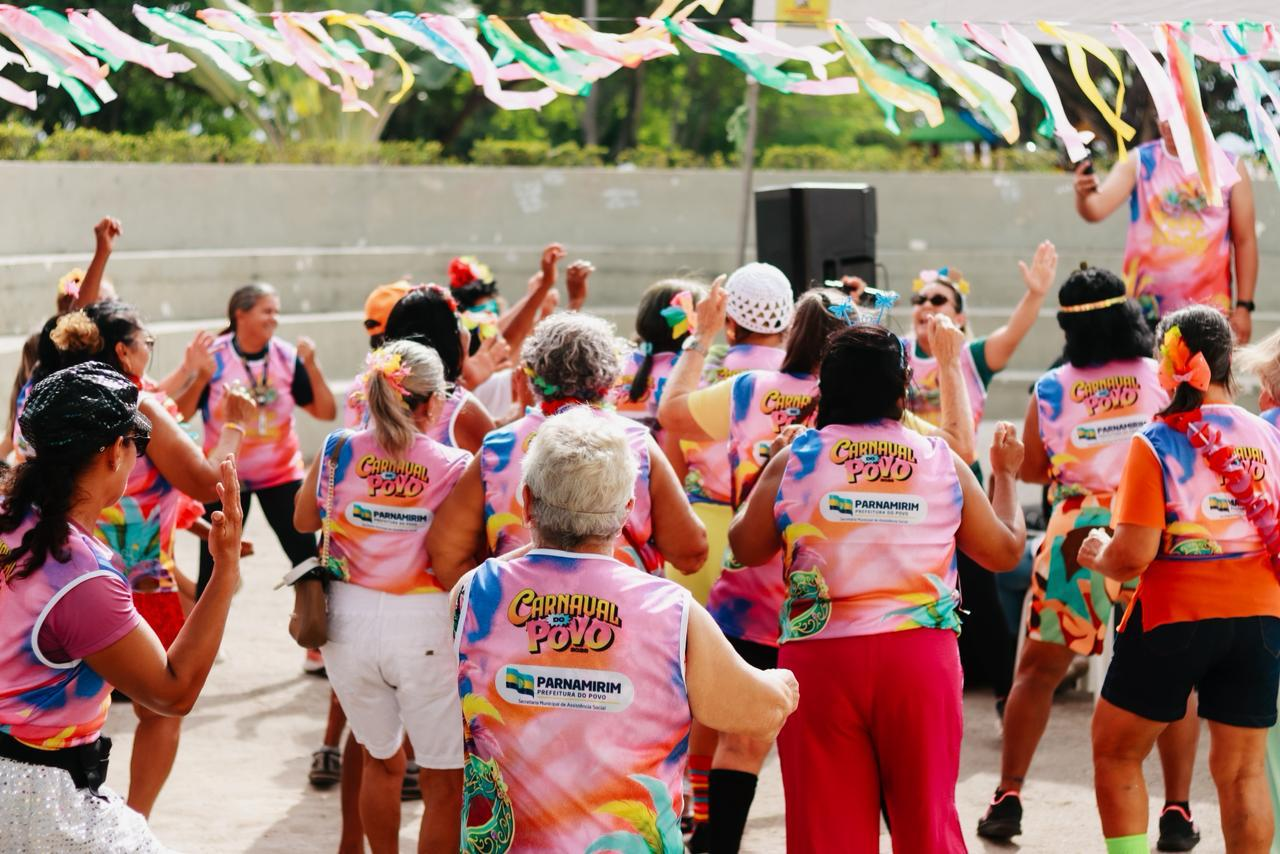 Idosos dos Serviços de Convivência de Parnamirim participam do Carnaval da Feliz Idade