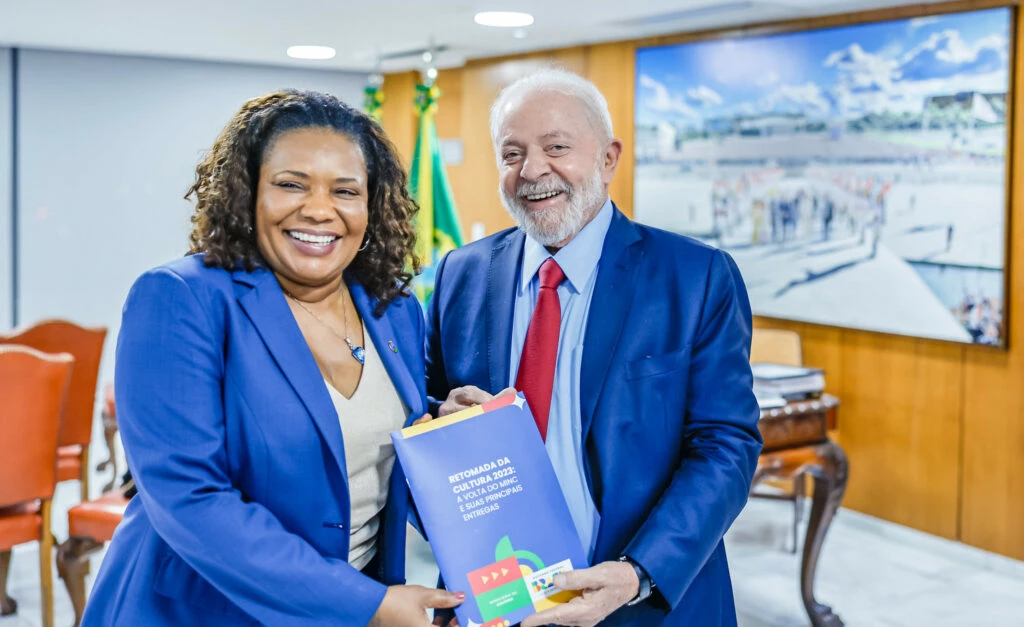 Margareth Menezes canta no carnaval com verba pública