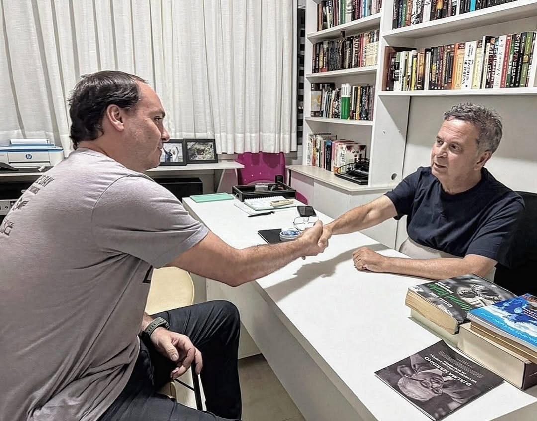 Rogério Marinho recebe Carlos Bolsonaro em preparação para campanha de Flávio