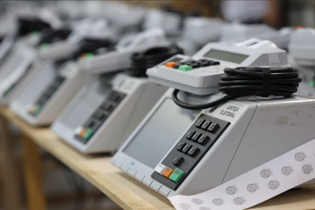 Pesquisa Quaest: 43% dizem não confiar nas urnas eletrônicas