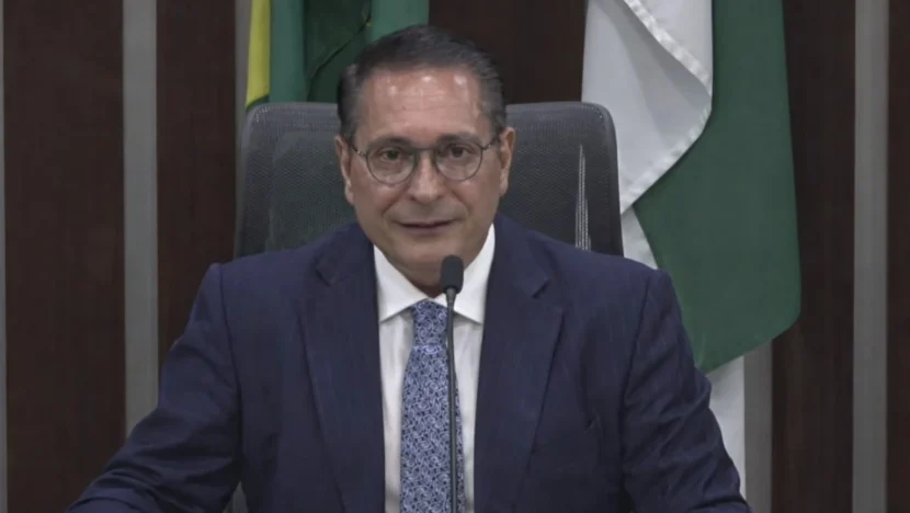 Ezequiel confirma eleição indireta com voto aberto e não descarta assumir governo após saídas de Fátima e Walter