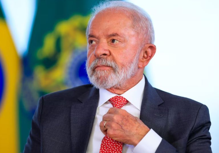 Lula confirma reajuste no Congresso e veta penduricalhos que poderiam furar o teto