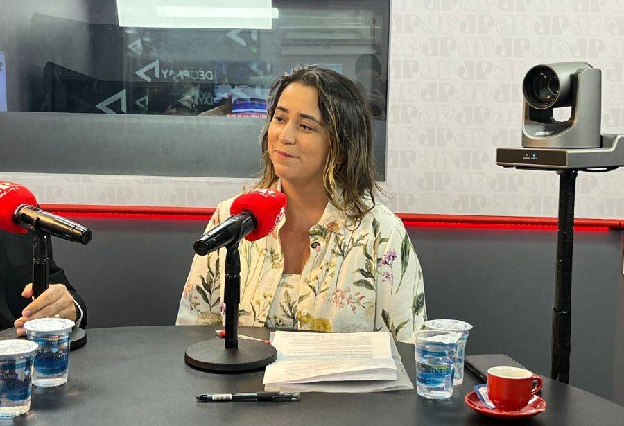 Samanda Alves afirma que Walter é “página virada” após decisão de permanecer no cargo